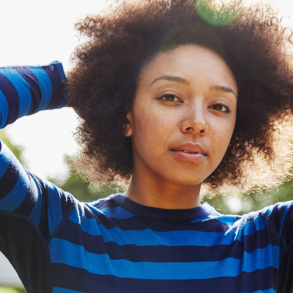 Isobaa | Womens Merino 180 Long Sleeve Crew (Navy/Blue) | Get outdoors with the ultimate Merino wool long-sleeve top. | Model: Savanah