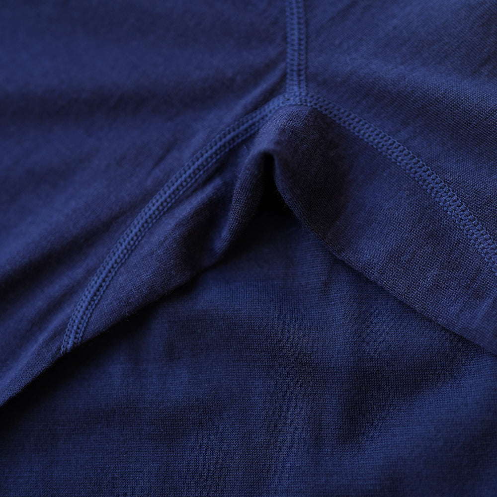 Isobaa | Womens Merino 180 Long Sleeve Crew (Navy) | Get outdoors with the ultimate Merino wool long-sleeve top.