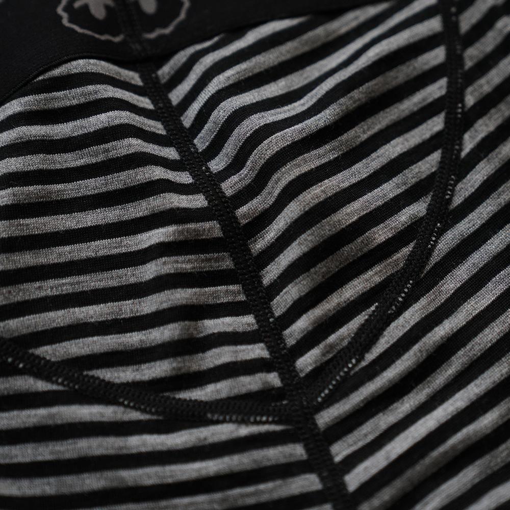 Isobaa | Womens Merino 200 Tights (Black/Charcoal) | Conquer mountains, ski slopes, and sofa days with unmatched comfort in our 200gm Merino wool tights.