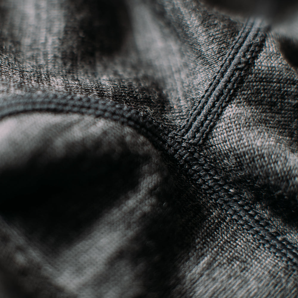 Isobaa | Mens Merino 150 Short Sleeve Crew (Smoke) | Gear up for performance and comfort with Isobaa's technical Merino short-sleeved top.