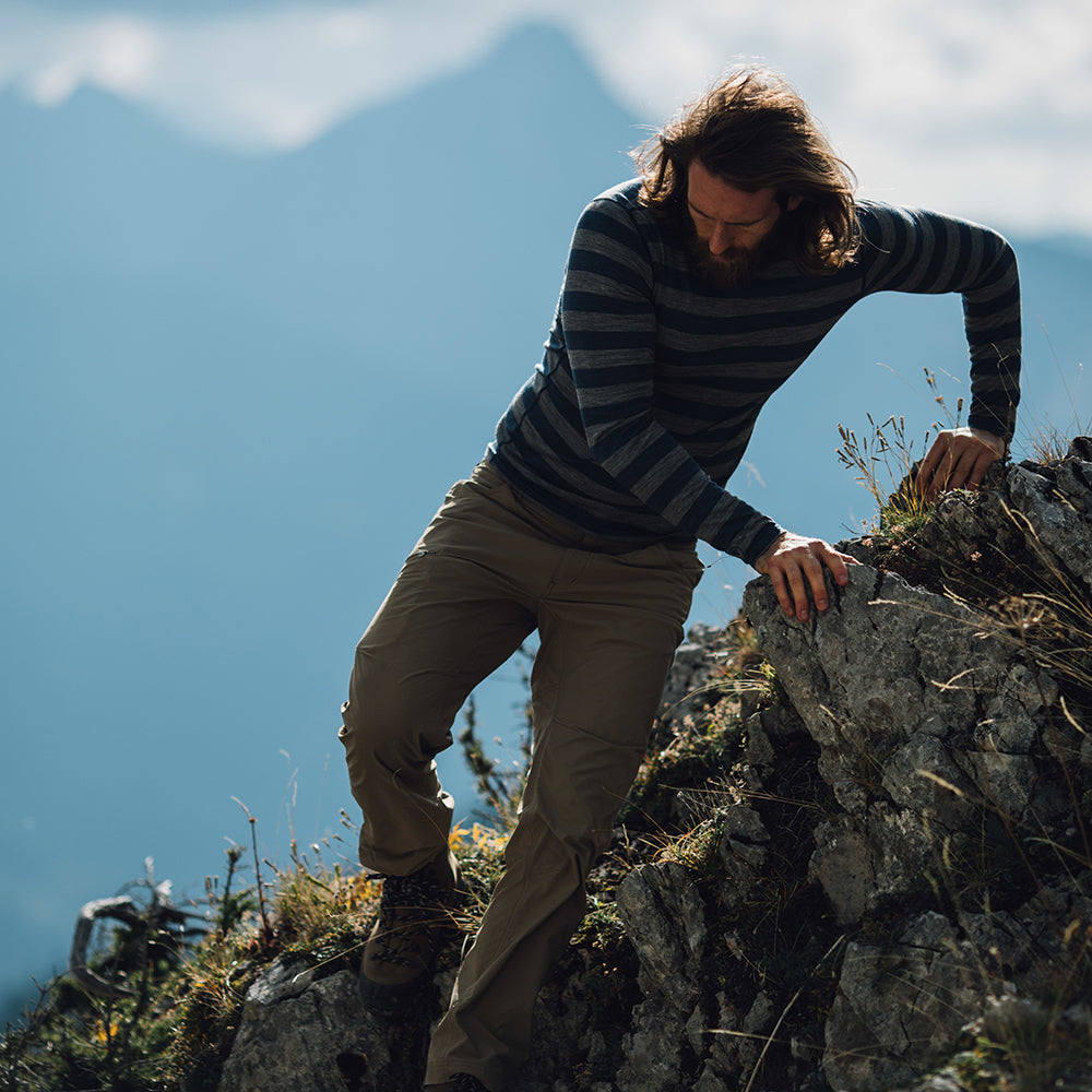 Isobaa | Mens Merino 180 Long Sleeve Crew (Denim/Charcoal) | Get outdoors with the ultimate Merino wool long-sleeve top. | Model: Craig