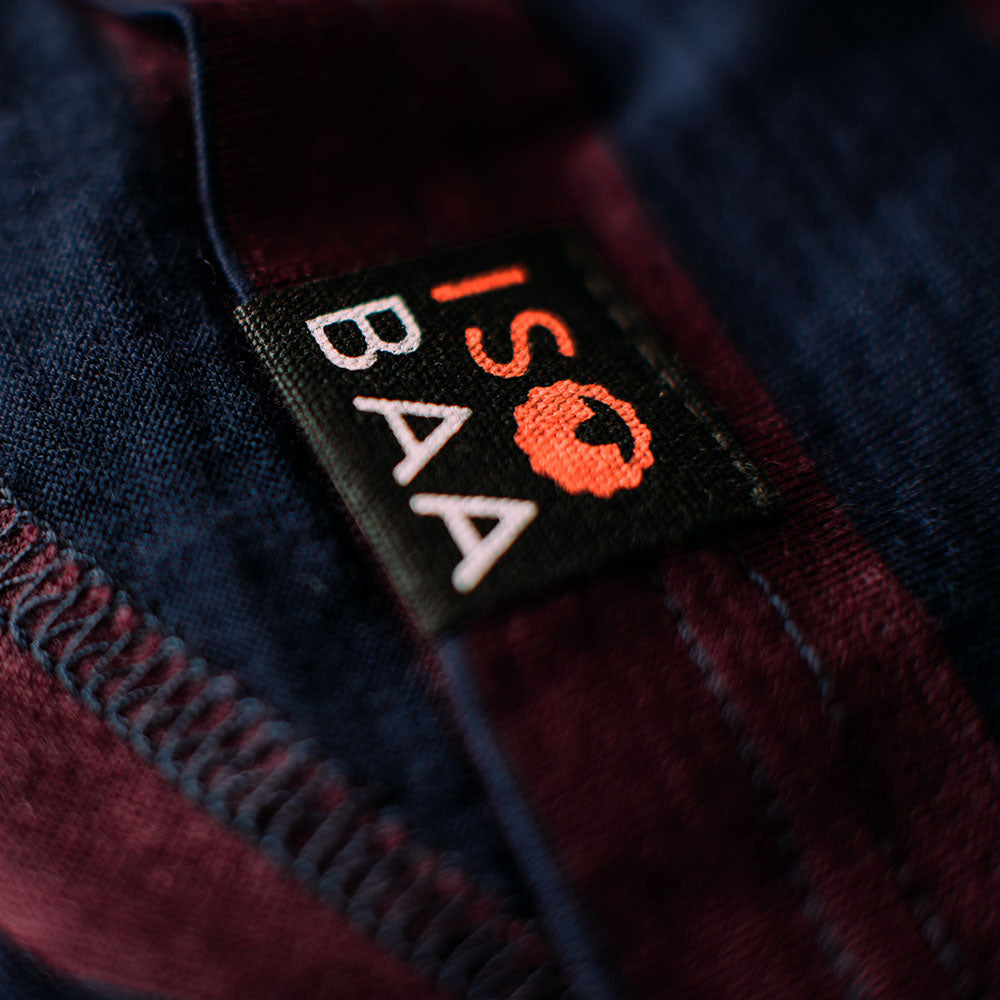 Isobaa | Mens Merino 180 Long Sleeve Crew (Navy/Wine) | Get outdoors with the ultimate Merino wool long-sleeve top.