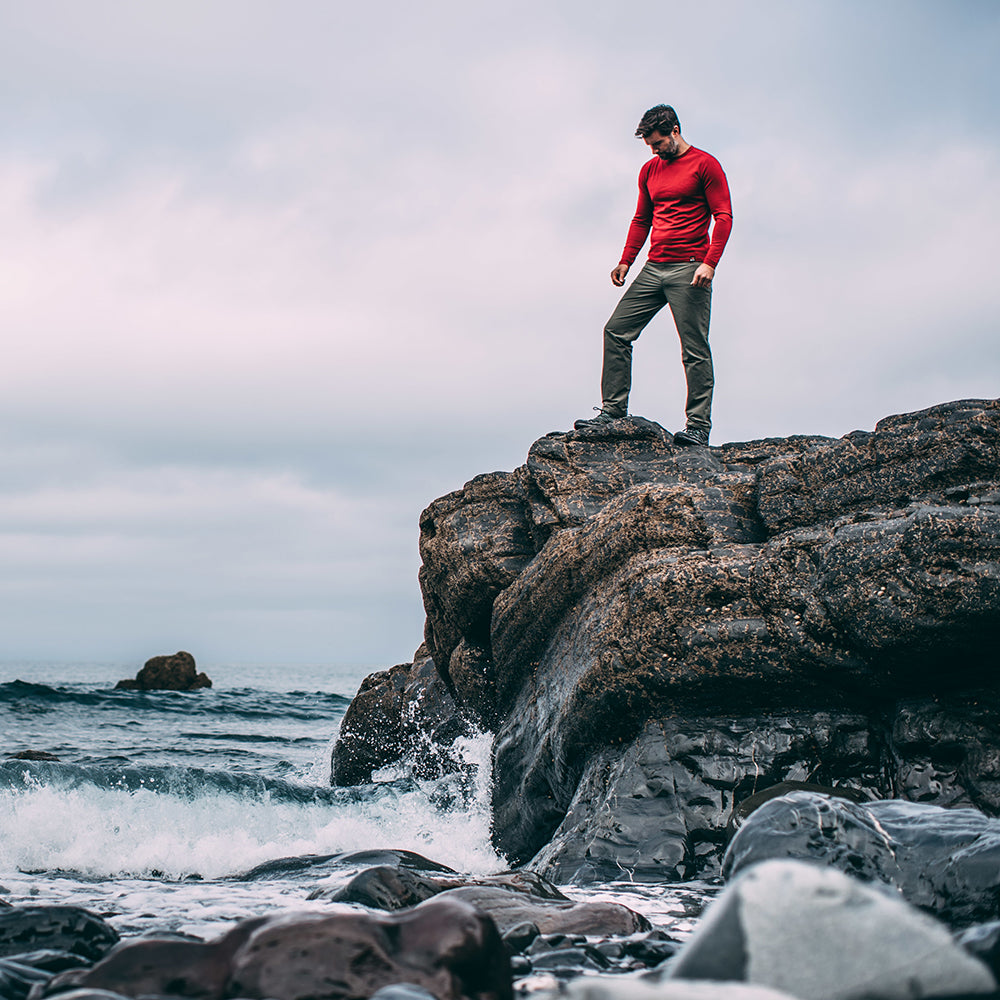 Isobaa | Mens Merino 180 Long Sleeve Crew (Red) | Get outdoors with the ultimate Merino wool long-sleeve top.