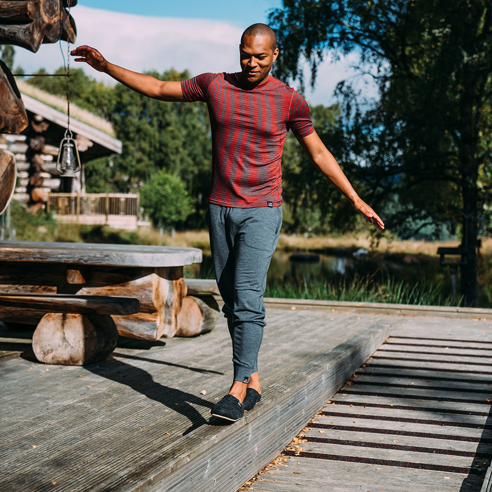 Isobaa | Mens Merino 260 Lounge Cuffed Joggers (Smoke/Black) | Discover unparalleled comfort and versatility with our luxurious 260gm Merino wool lounge joggers.