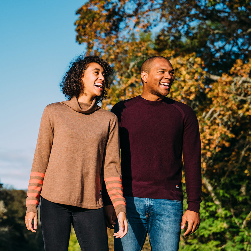 Isobaa | Mens Merino Moss Stitch Sweater (Wine/Smoke) | Discover timeless style and outdoor-ready comfort with our extrafine Merino wool crew neck sweater. | Model: Edirin