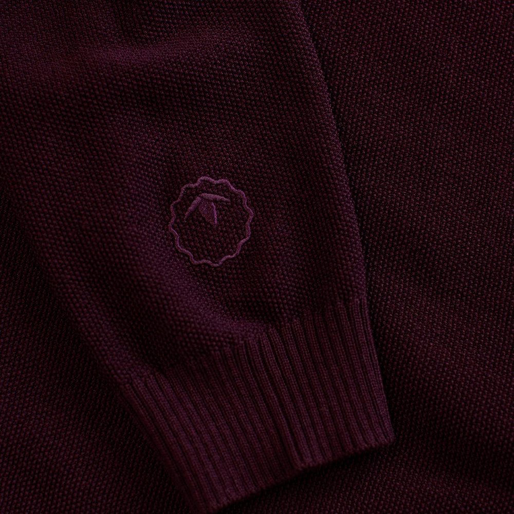 Isobaa | Mens Merino Moss Stitch Sweater (Wine/Smoke) | Discover timeless style and outdoor-ready comfort with our extrafine Merino wool crew neck sweater.