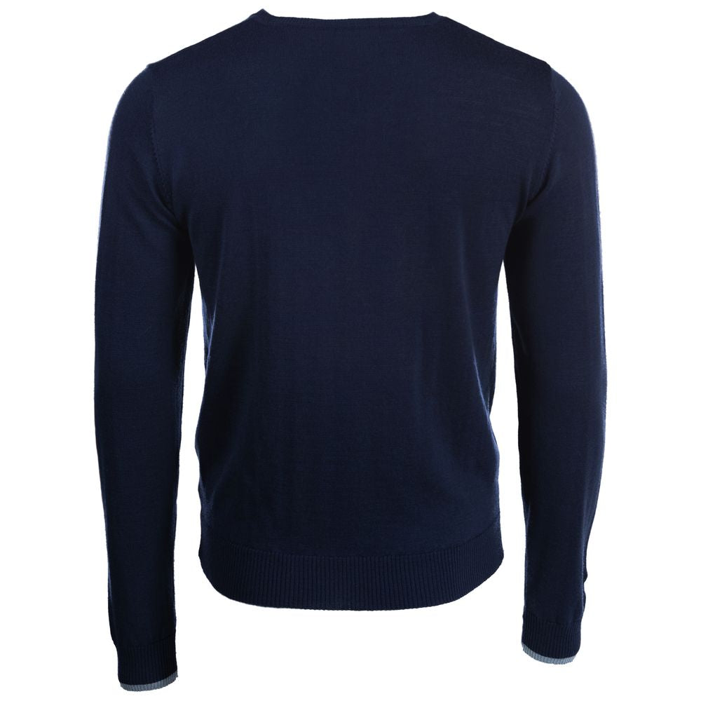 Isobaa | Mens Merino V Neck Sweater (Navy) | Stay comfortable on the go with our V-neck sweater crafted from superfine Merino wool.