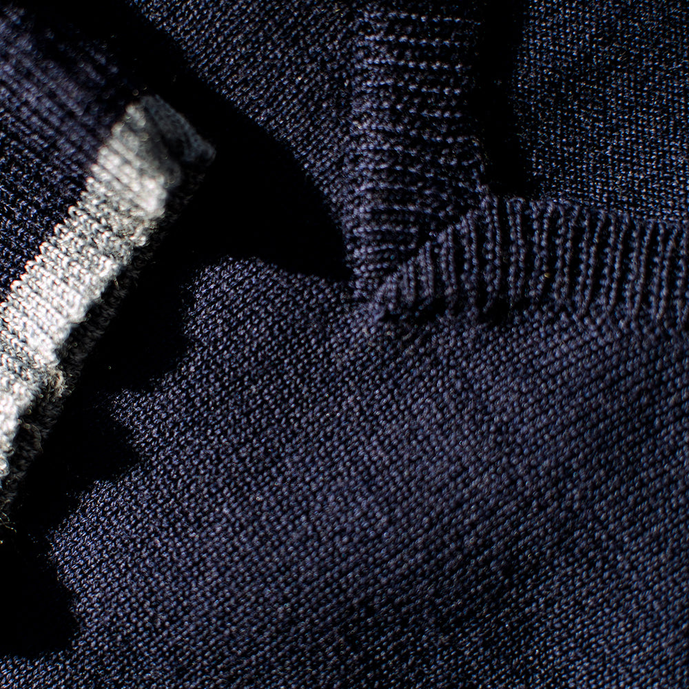 Isobaa | Mens Merino V Neck Sweater (Navy) | Stay comfortable on the go with our V-neck sweater crafted from superfine Merino wool.