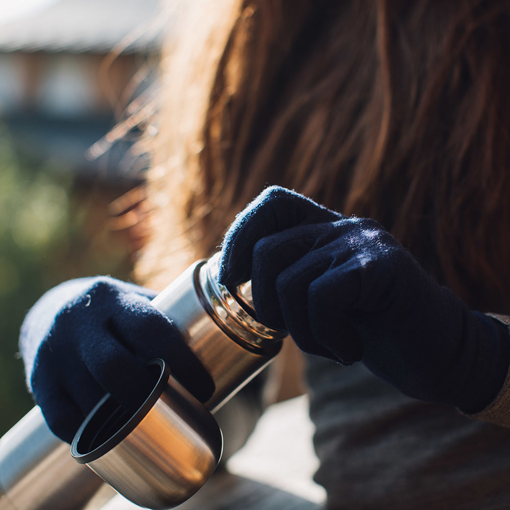 Isobaa | Merino 180 Gloves (Navy) | Superfine Merino wool gloves.