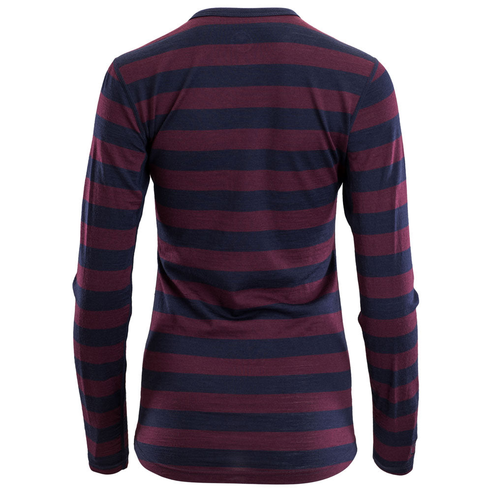 Isobaa | Womens Merino 180 Long Sleeve Crew (Navy/Wine) | Get outdoors with the ultimate Merino wool long-sleeve top.