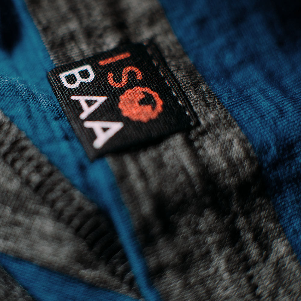 Isobaa | Womens Merino 180 Long Sleeve Crew (Smoke/Blue) | Get outdoors with the ultimate Merino wool long-sleeve top.