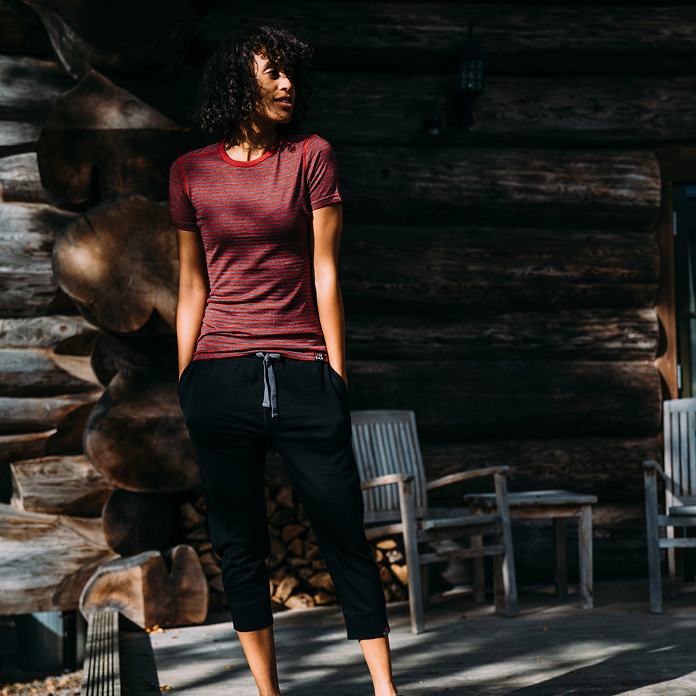 Isobaa | Womens Merino 260 Lounge Cuffed 3/4 Joggers (Black/Smoke) | Ultimate comfort and performance with our superfine Merino cropped joggers. | Model: Micah