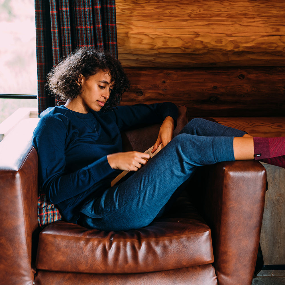 Isobaa | Womens Merino 260 Lounge Cuffed 3/4 Joggers (Denim/Navy) | Ultimate comfort and performance with our superfine Merino cropped joggers.