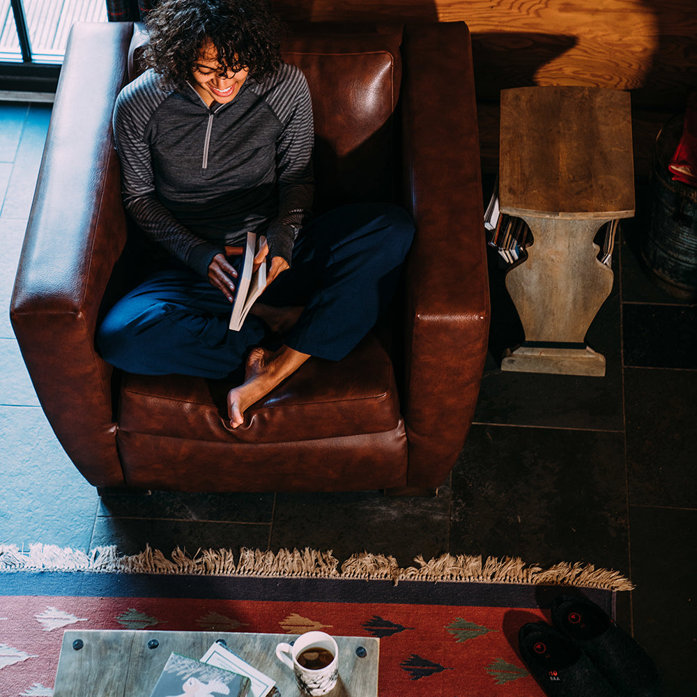 Isobaa | Womens Merino 260 Lounge Loose Joggers (Navy/Smoke) | Isobaa 260gm Merino wool lounge joggers. | Model: Micah