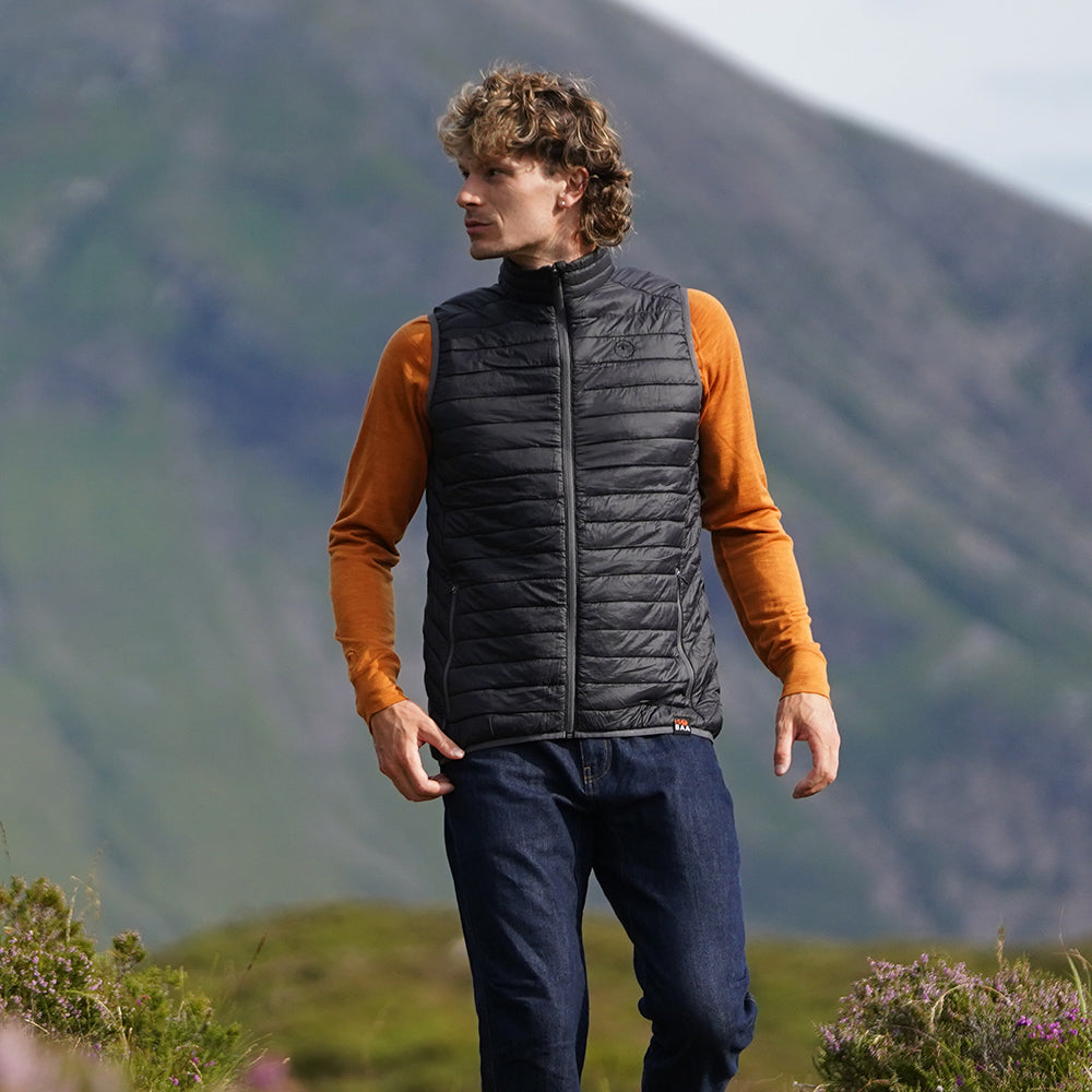 Isobaa Mens Merino Wool Insulated Gilet (Black/Smoke) | Model: Inigo