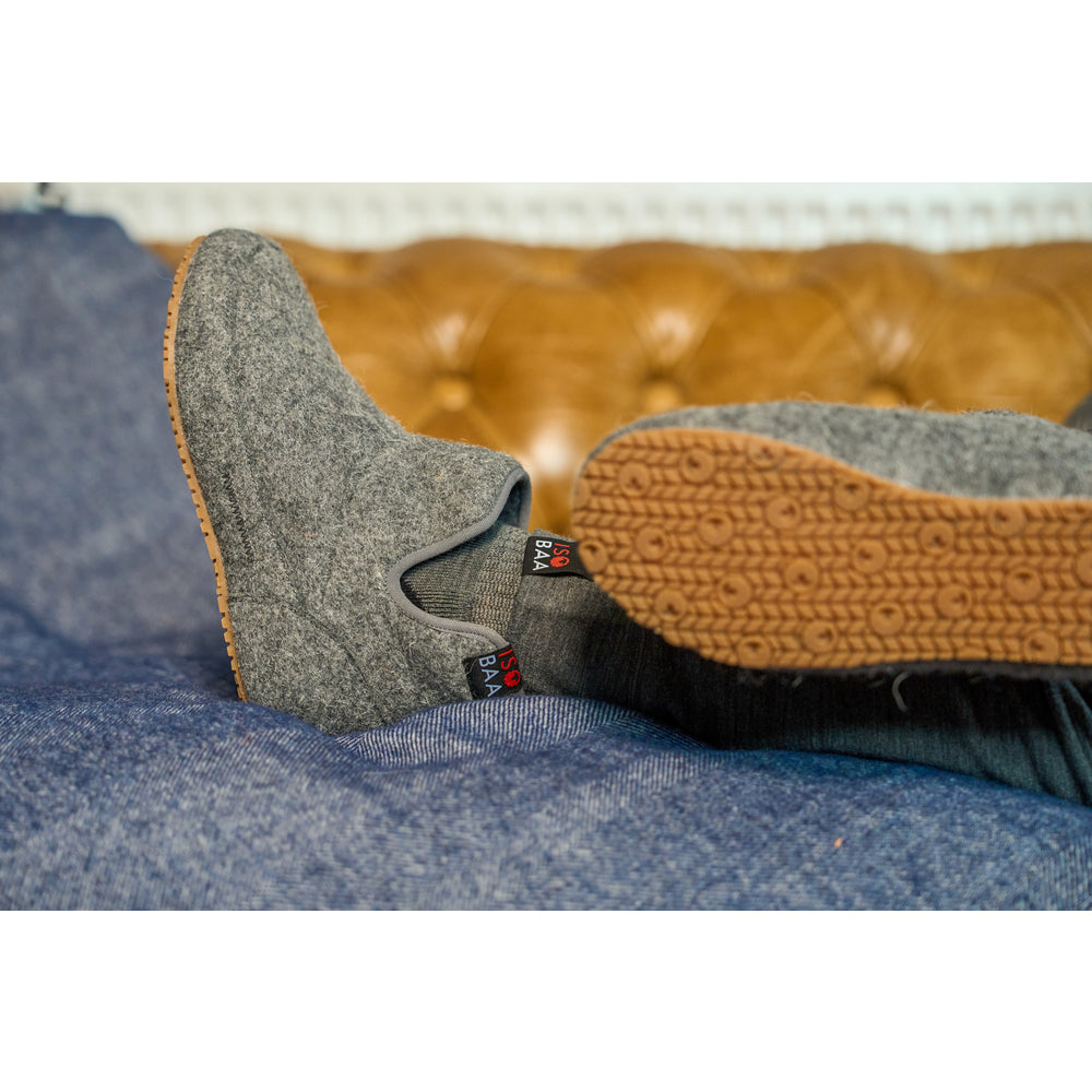 Isobaa | Merino Blend Slipper Boots (Charcoal) | Relax in comfort in an optimal blend of merino & polyester, offering both cosy warmth and lasting durability.