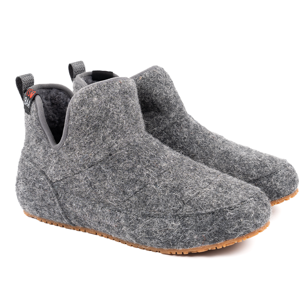 Isobaa | Merino Blend Slipper Boots (Charcoal) | Relax in comfort in an optimal blend of merino & polyester, offering both cosy warmth and lasting durability.