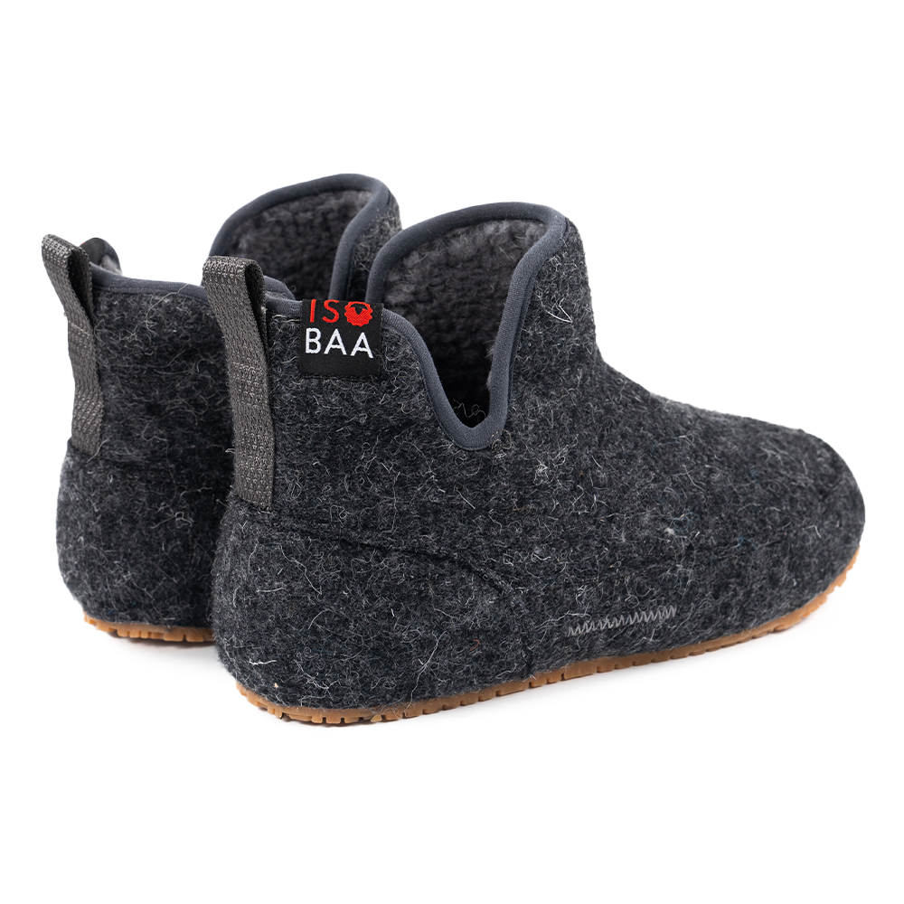 Isobaa | Merino Blend Slipper Boots (Smoke) | Relax in comfort in an optimal blend of merino & polyester, offering both cosy warmth and lasting durability.