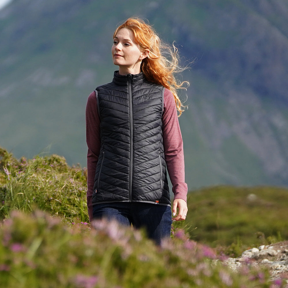 Isobaa Womens Merino Wool Insulated Gilet (Black/Smoke) | Model: Emma