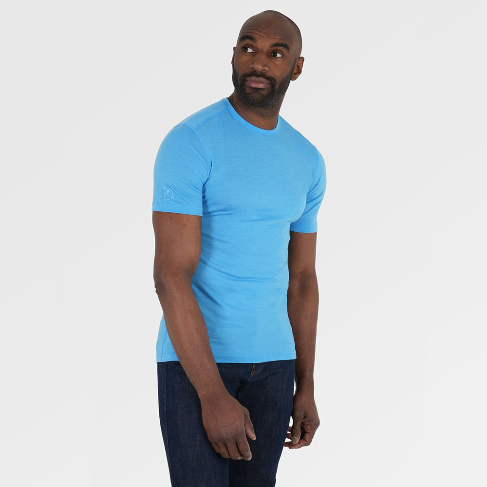 Mens Merino 150 Short Sleeve Crew (Malibu) | Model: Michael