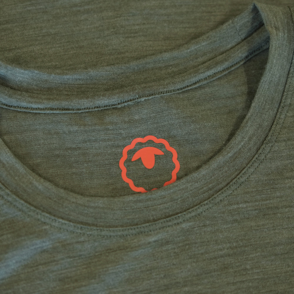 Isobaa Mens Merino 150 Sunset T-Shirt (Olive Melange/Black)