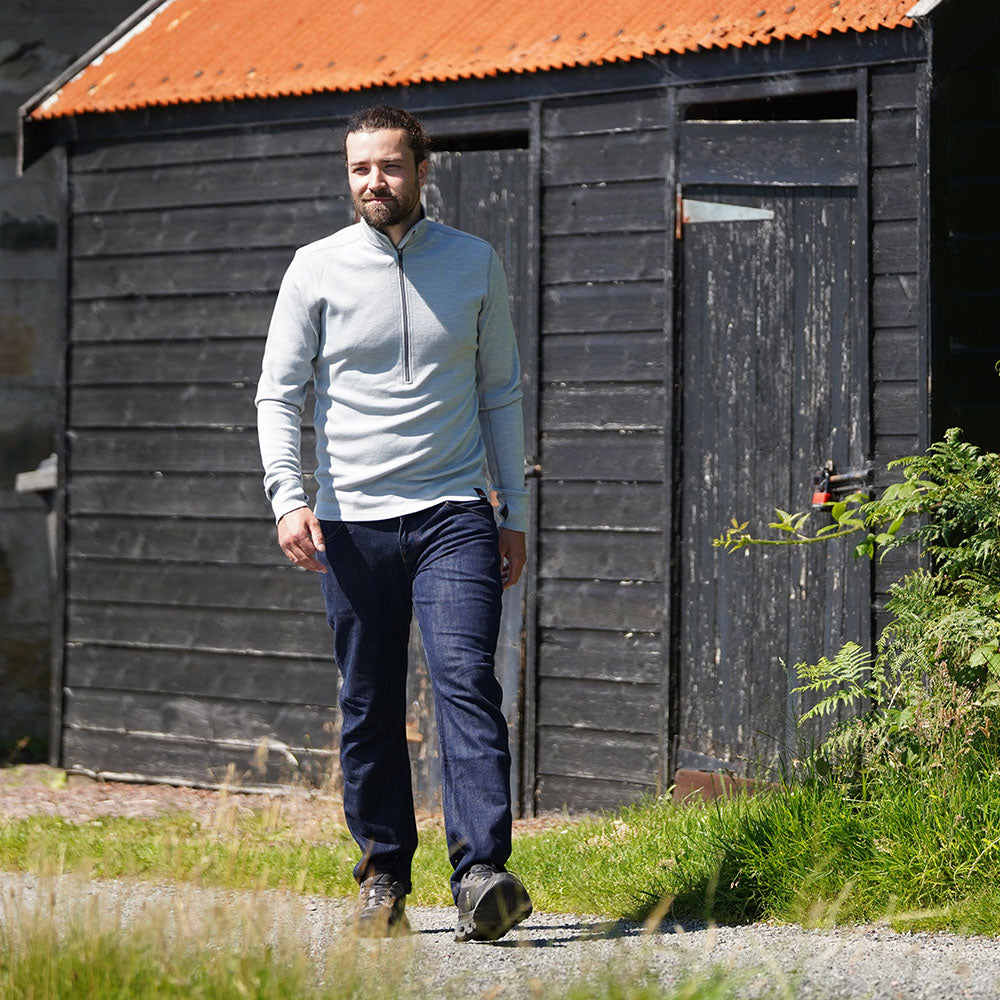 Isobaa Mens Merino 320 Long Sleeve Half Zip (Cloud Melange/Smoke) | Model: Seb