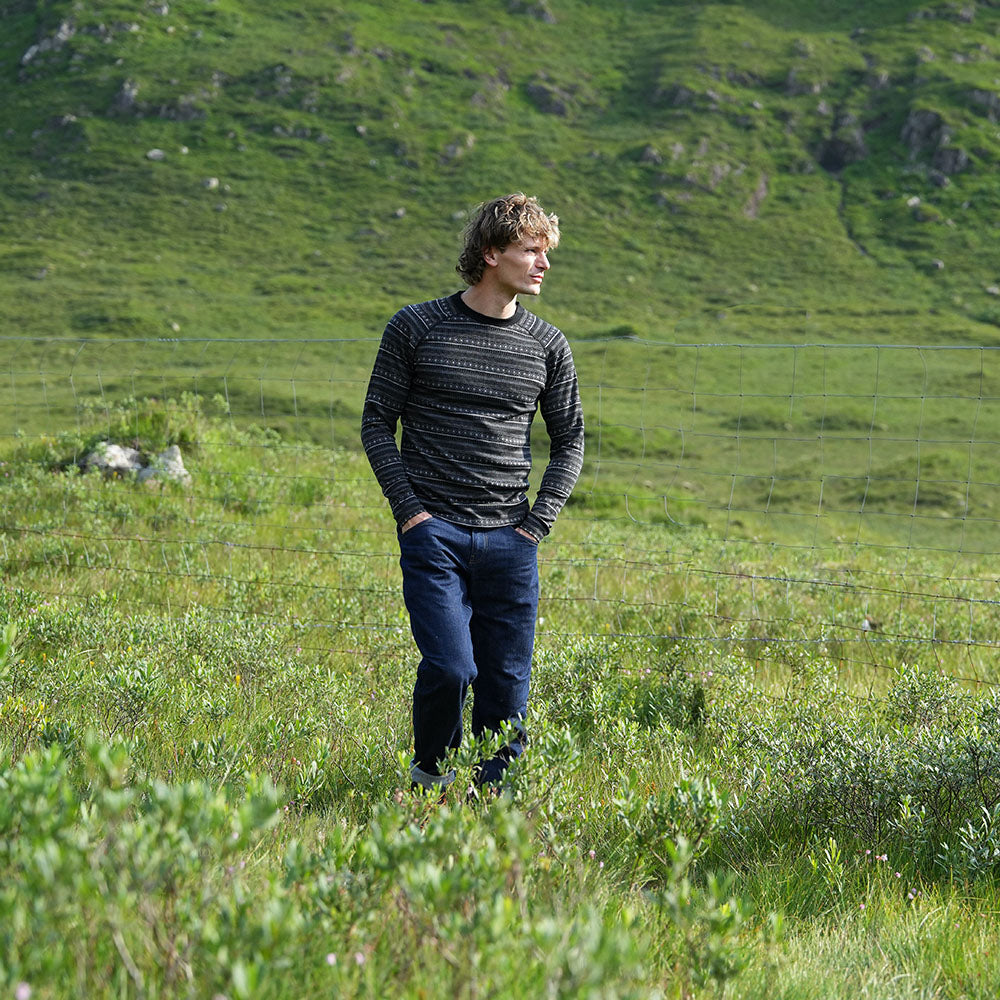 Mens Merino Blend 250 Fairisle Jacquard Long Sleeve Crew (Black/Smoke/Charcoal) | Model: Inigo