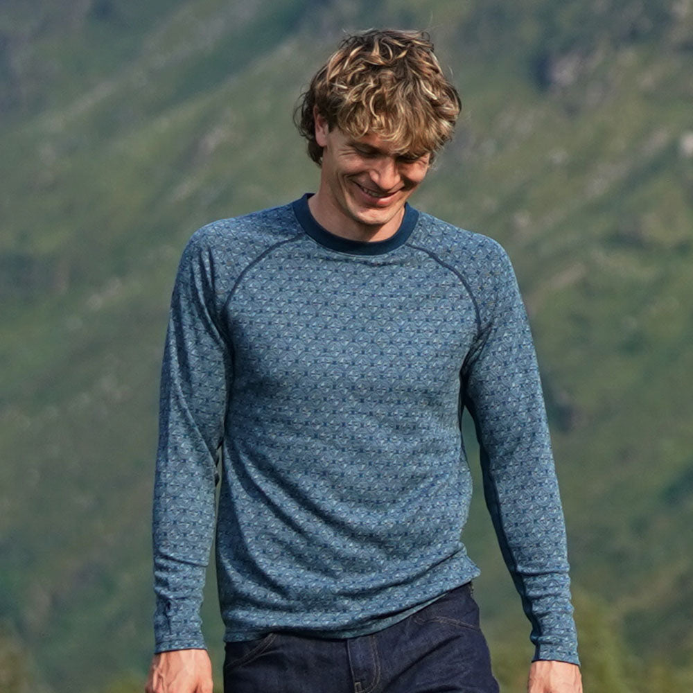 Mens Merino Blend 250 Geometric Jacquard Long Sleeve Crew (Petrol/Ocean) | Model: Inigo