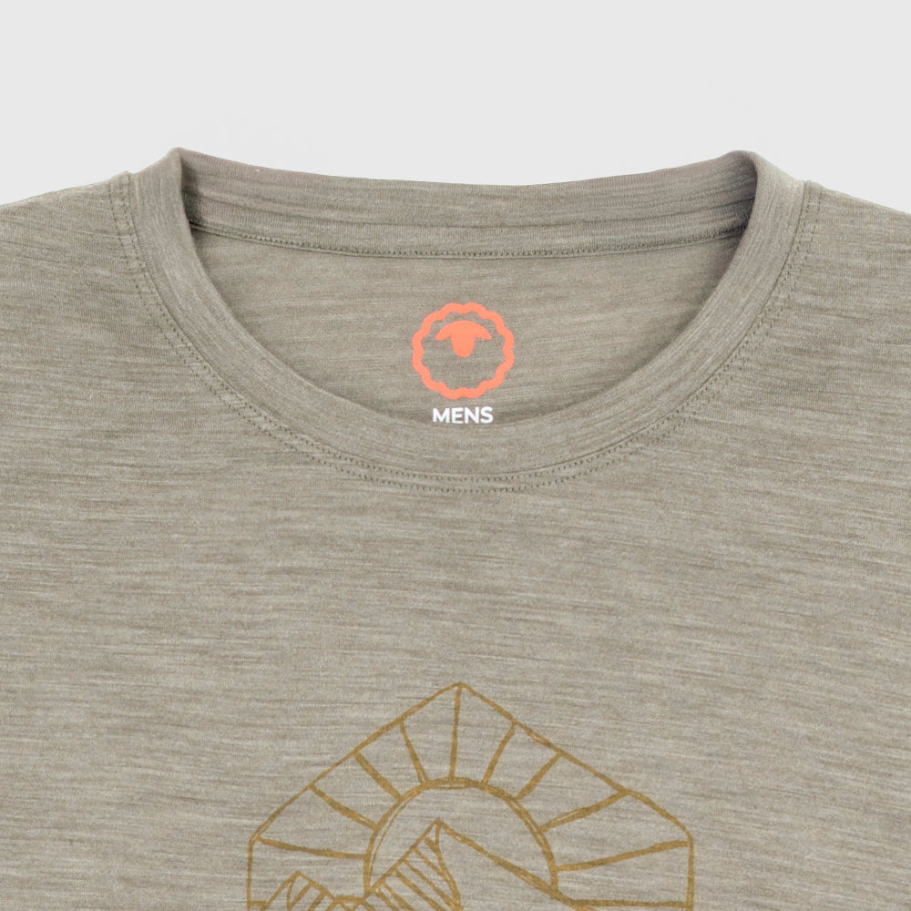 Mens Merino 150 Sketched Sunset Tee (Olive/Dull Gold)