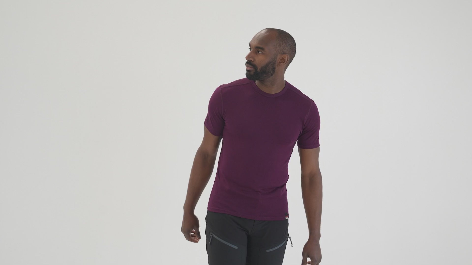 Mens Merino 150 Short Sleeve Crew (Wine) | Model: Michael