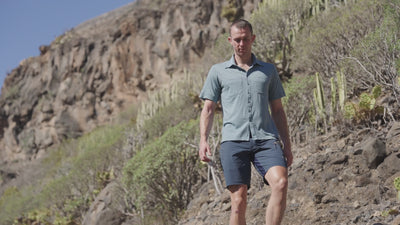 Mens 120 Ultrafine SS Shirt (Lagoon) | align: 75% 35% | Model: Barnaby