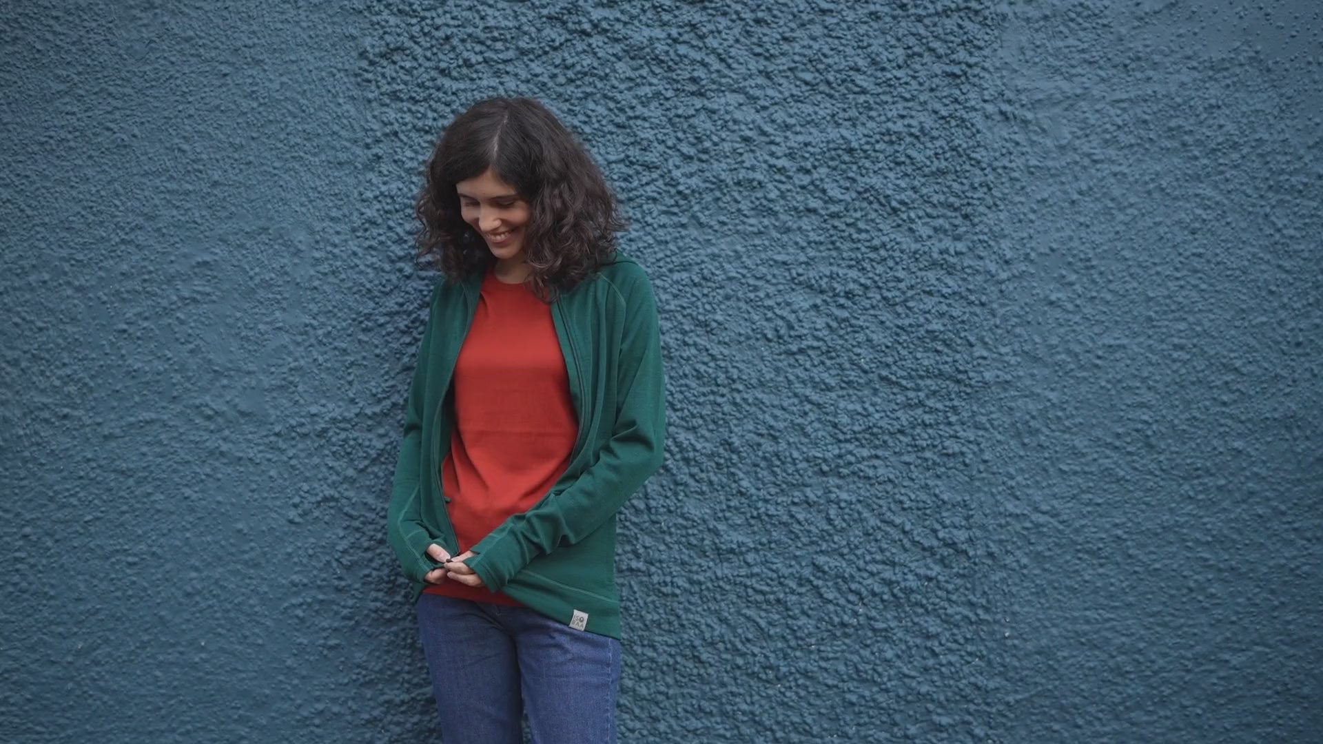 Isobaa | Womens IsoSoft 240 Hoodie (Emerald) | For chilly trailheads, post-workout cool-downs, and cosy weekends. | align: 40% 45% | Model: Clémentine