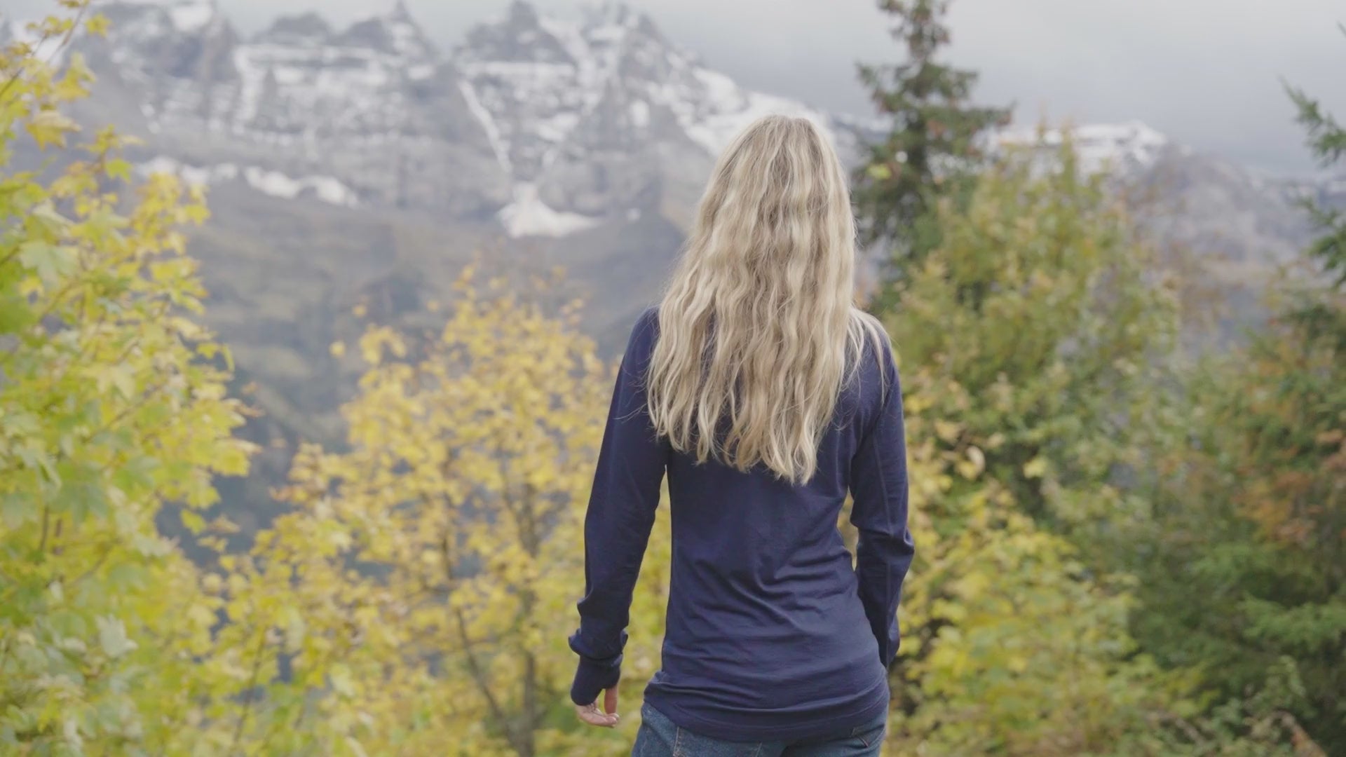 Isobaa | Womens 160 Merino Active Roll Neck (Navy) | Embrace the chill in style with our Women's 160 Merino Active Roll Neck, crafted from 160g 18.5 micron superfine merino wool | align: 70% 70% | Model: Estelle