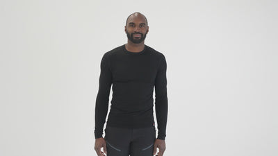 Mens Merino 180 Long Sleeve Crew (Black) | Model: Michael