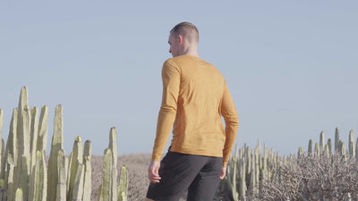 Mens 120 Ultrafine LS Crew (Spice) | align: 50% 30% | Model: Barnaby