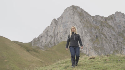 Isobaa | Womens 260 Merino Blend Grid Fleece (Black) | Stay warm and comfortable during your cold-weather activities with the 260 Merino Blend Grid Fleece Half Zip | align: 80% 55% | Model: Estelle