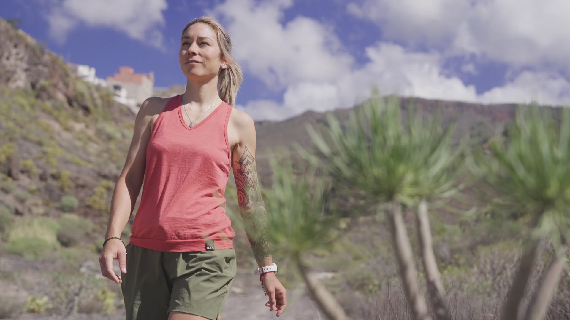 Womens 120 Ultrafine Racer Vest (Coral) | align: 20% 40% | Model: IsabelC