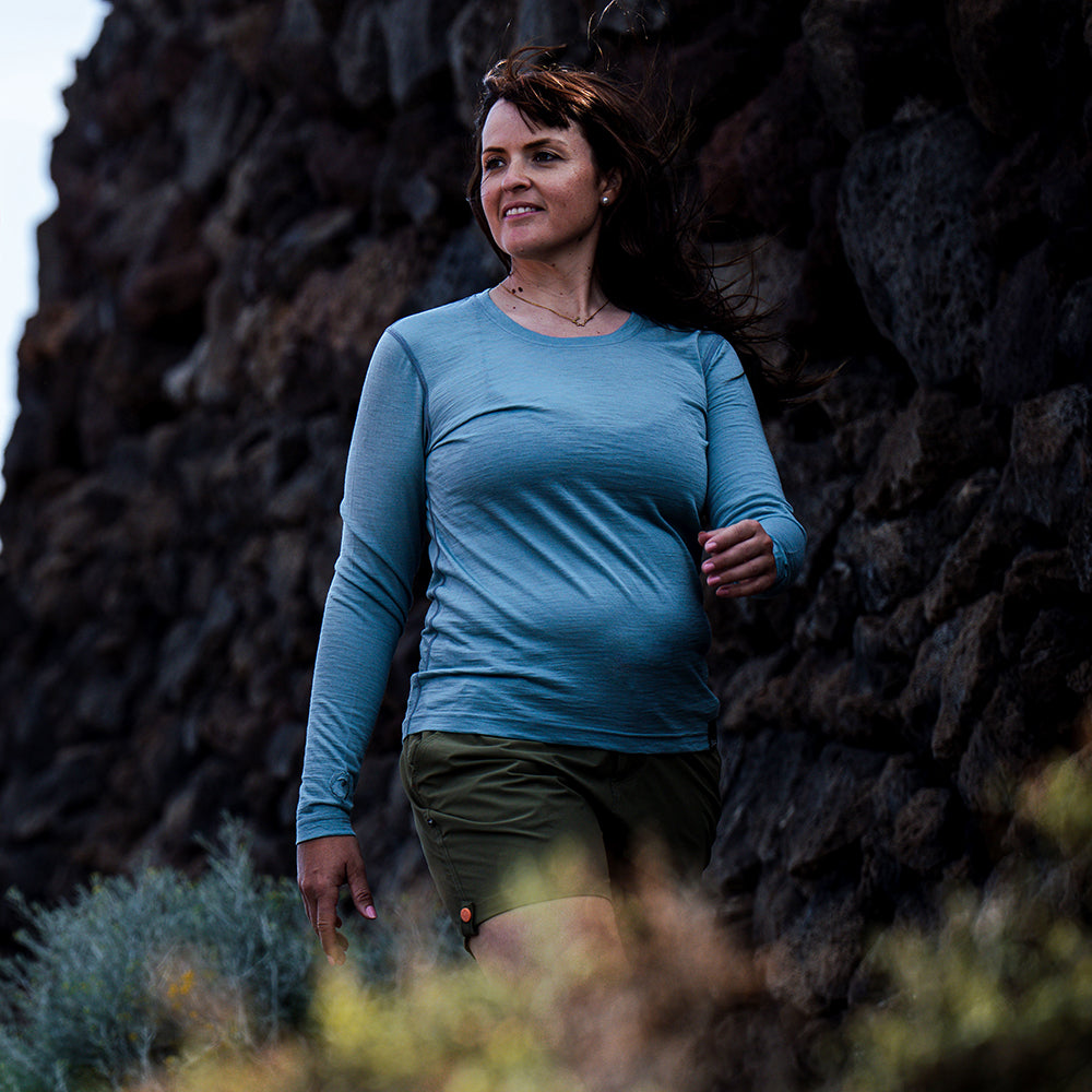 Womens 120 Ultrafine LS Crew (Lagoon) | Model: Isabel