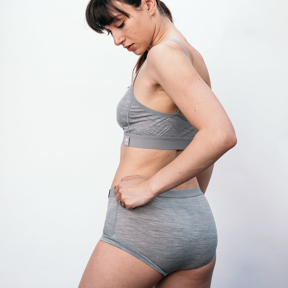 Womens Merino Blend 160 Crop Top (Cloud Melange) | Model: SS25-1