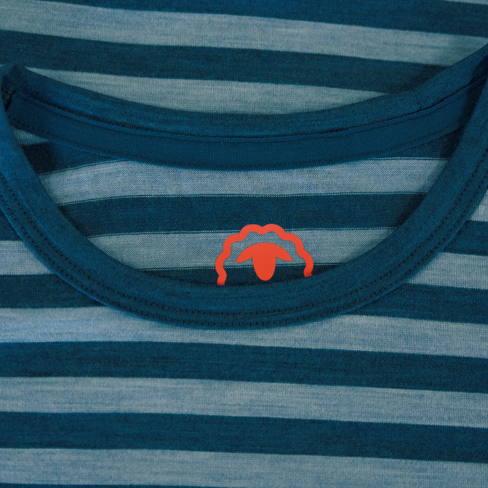 Isobaa | Womens Merino 180 Long Sleeve Crew (Petrol/Sky) | Get outdoors with the ultimate Merino wool long-sleeve top.