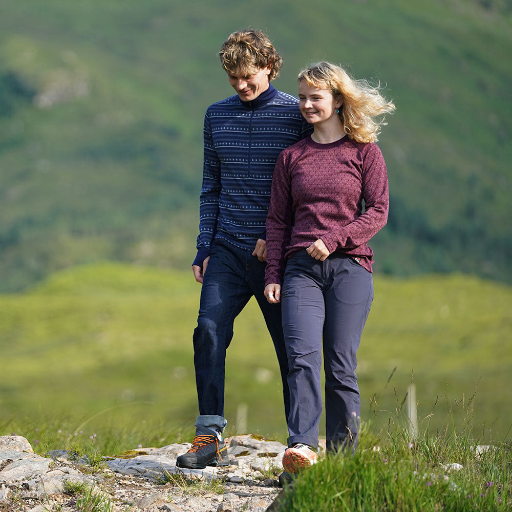 Womens Merino Blend 250 Geometric Jacquard Long Sleeve Crew (Wine/Mauve) | Model: Molly