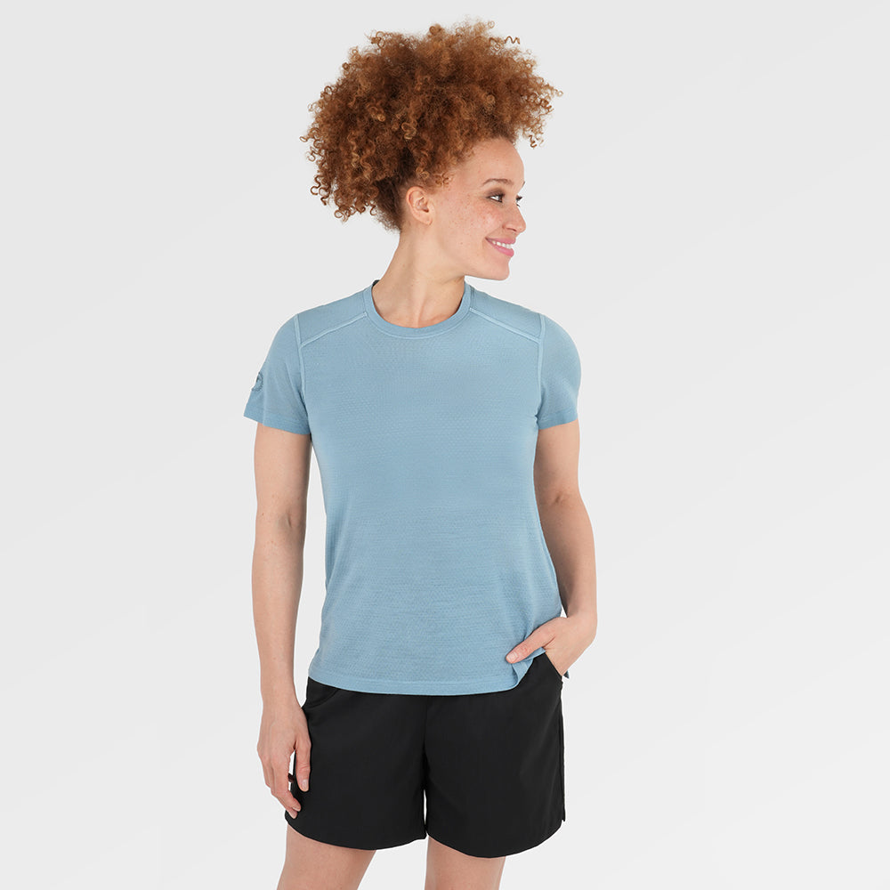Womens Merino 150 Active Blend Short Sleeve Crew (Lagoon) | Model: Chi Chi