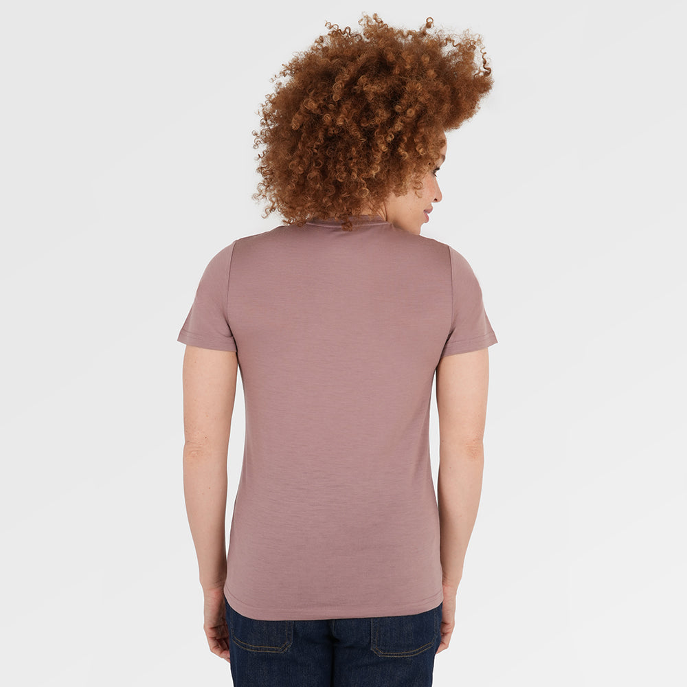 Womens Merino 150 Mountains Tee (Burlwood) | Model: Chi Chi