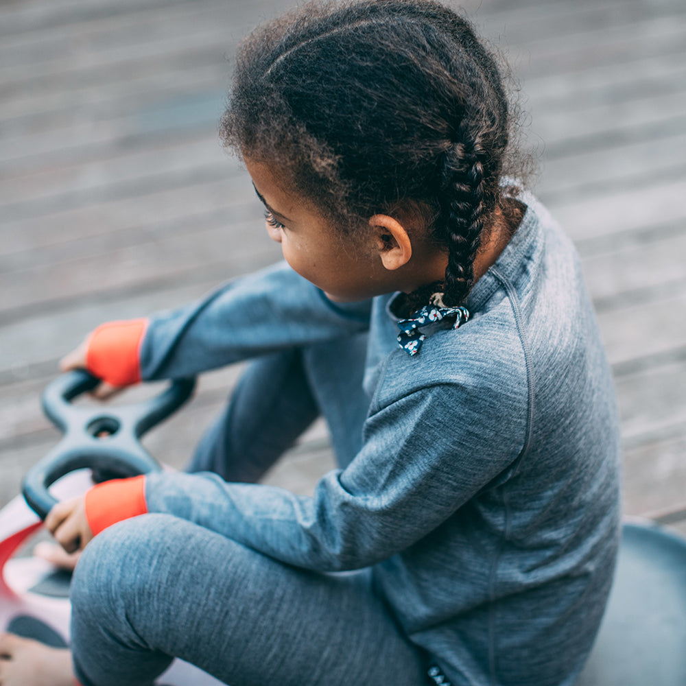 Isobaa | Junior Merino Blend 200 Long Sleeve Crew (Charcoal/Orange) | Your child's new favorite top: warm, breathable, and always comfortable thanks to Isobaa's Merino Wool blend.