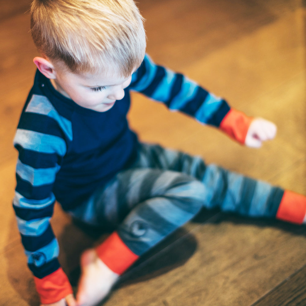 Isobaa | Kids Merino Blend 200 Long Sleeve Crew (Stripe Navy/Sky) | Your child's new favorite top: warm, breathable, and always comfortable thanks to Isobaa's Merino Wool blend.