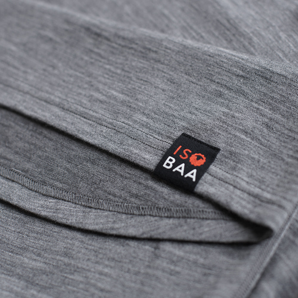 Isobaa | Mens Merino 180 Long Sleeve Crew (Stripe Charcoal/Smoke) | Get outdoors with the ultimate Merino wool long-sleeve top.