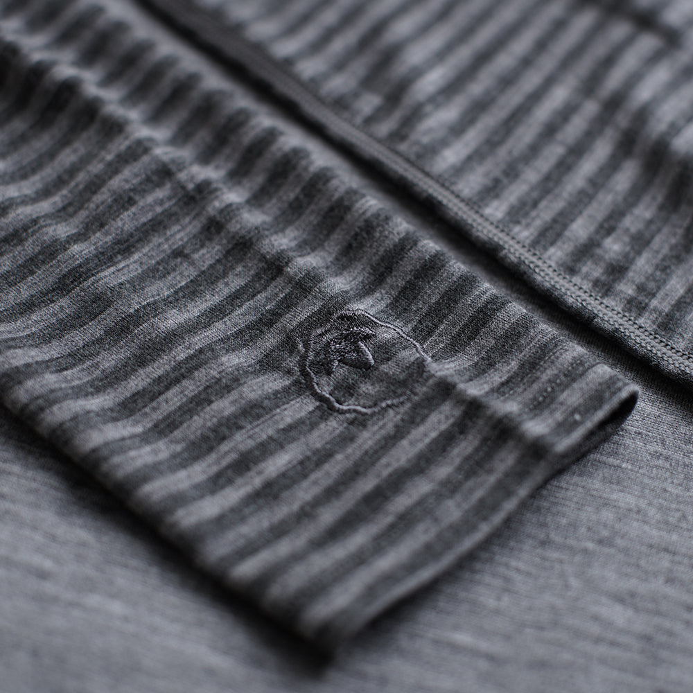 Isobaa | Mens Merino 180 Long Sleeve Crew (Stripe Charcoal/Smoke) | Get outdoors with the ultimate Merino wool long-sleeve top.