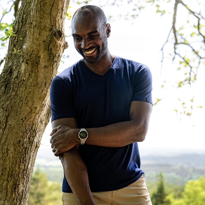 Isobaa | Mens Merino 150 V-Neck Tee (Navy) | Embark on new adventures with Isobaa's superfine Merino V-neck Tee.