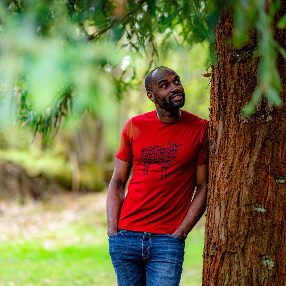 Isobaa | Mens Merino 150 Sheep Tee (Red) | Gear up for everyday adventures in Isobaa's superfine Merino Tee.