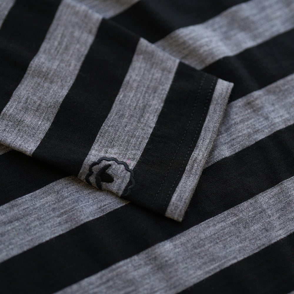 Isobaa | Mens Merino 180 Long Sleeve Crew (Black/Charcoal) | Get outdoors with the ultimate Merino wool long-sleeve top.
